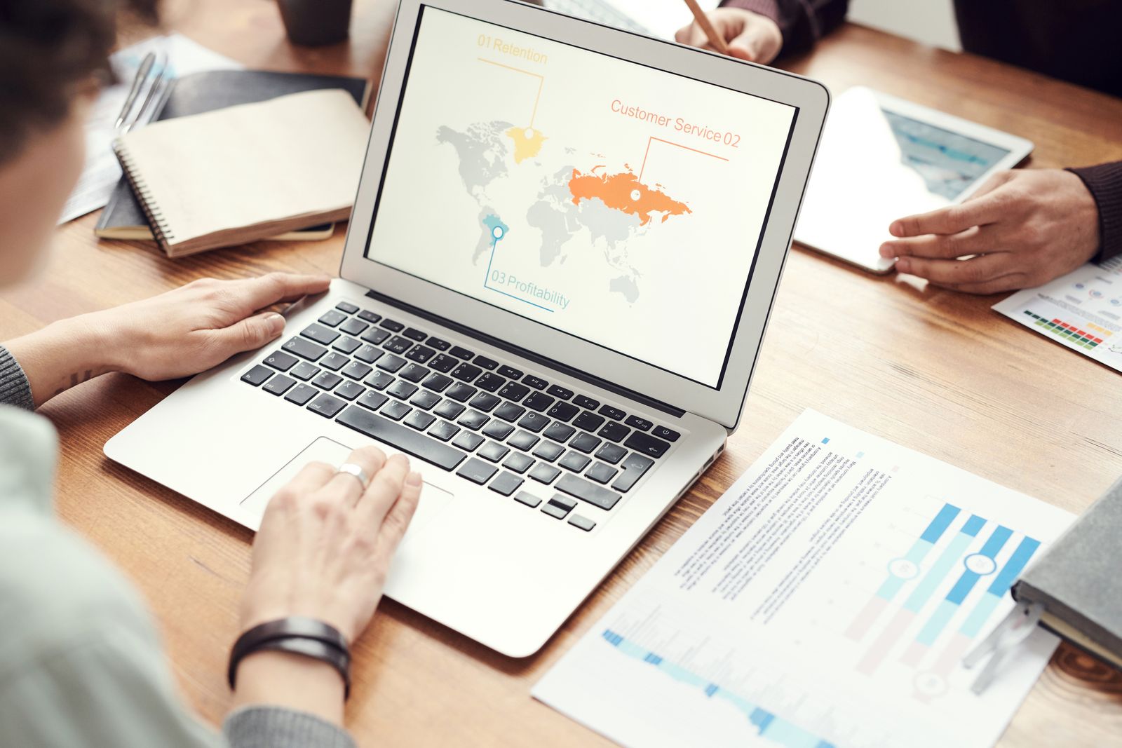 Google Ads vs Meta Ads para negocios en Puebla